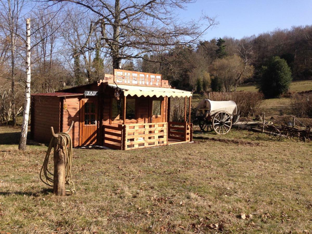 Voyage Spatio-Temporel Poussanges Exterior foto